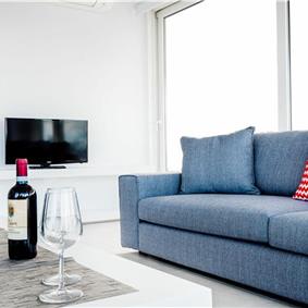 4 bedroom villa with pool & seaview, near Acharavi, sleeps 9